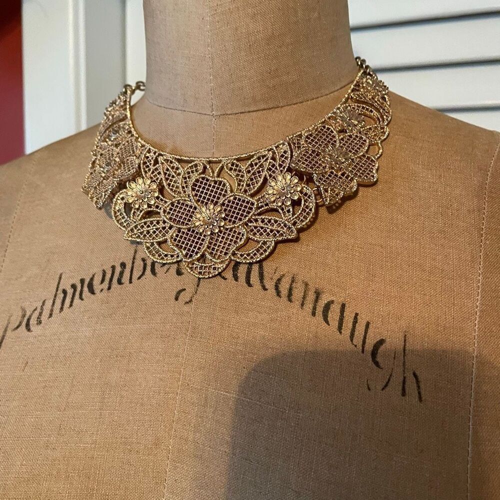 JEWELRY | copper colored floral statement necklace - Picture 2 of 7